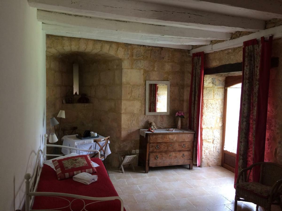 Chambres D'Hotes La Licorne Valojoulx Exteriör bild
